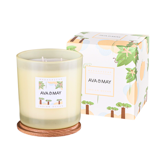 Lumânare parfumată AVA & MAY Madagascar 500g – Arome de vanilie, note tropicale și lemn de santal